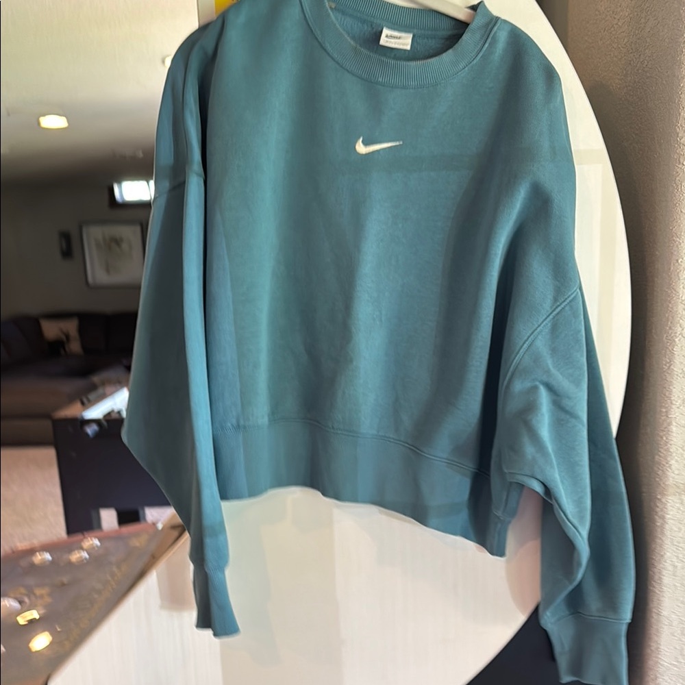 Nike Green Cropped Boxy Sweatshirt